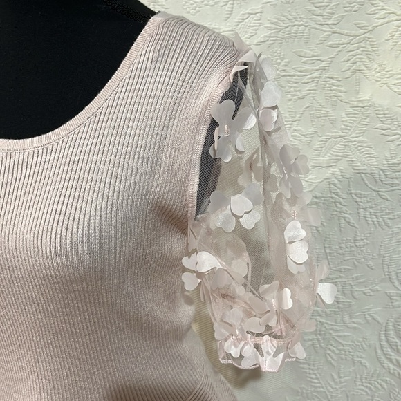 Love Scarlett short sleeve sweater, size medium, NWOT - Picture 5 of 11